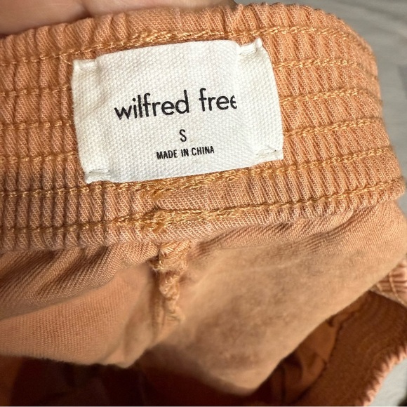 Aritzia Orange Shorts Relaxed Fit Nova 3" - Picture 7 of 12